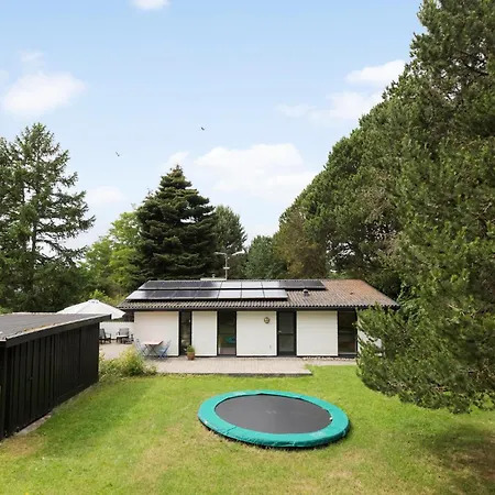2 Bedroom Lovely In
